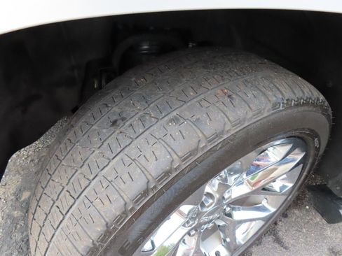 Used 2018 GMC Yukon Denali w/ Denali Ultimate Package AWD/4WD image 14