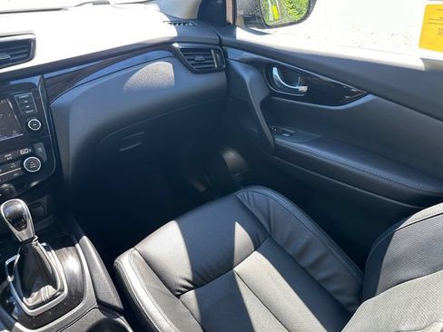 Used 2022 Nissan Rogue Sport SL AWD/4WD image 22