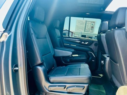 Used 2021 GMC Yukon XL Denali AWD/4WD image 35