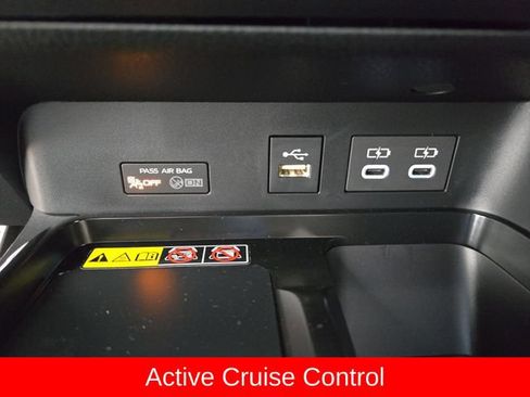New 2026 Toyota Camry SE FWD image 19