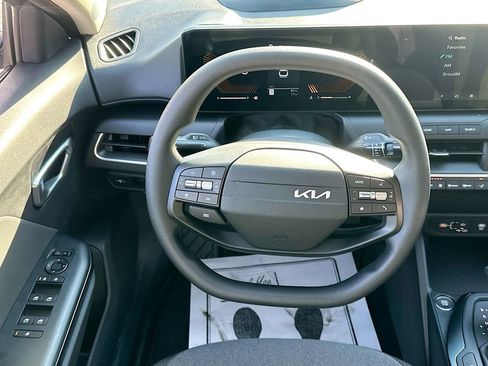 New 2025 Kia K4 LXS image 20