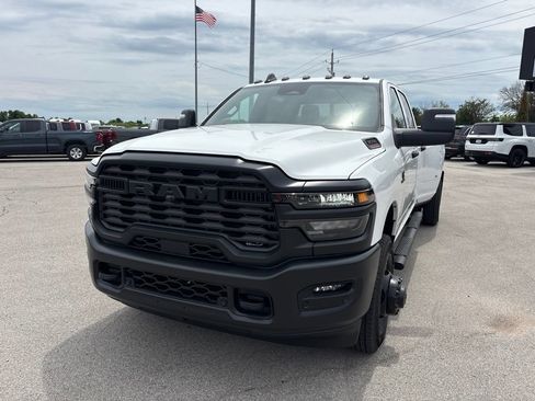 New 2026 RAM 3500 Tradesman AWD/4WD image 18