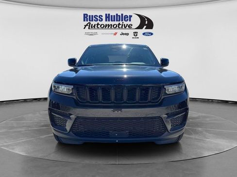 New 2025 Jeep Grand Cherokee Altitude AWD/4WD image 10
