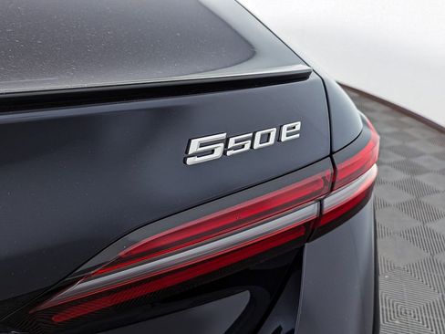 New 2026 BMW 550e xDrive image 6