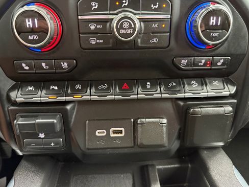 Used 2021 Chevrolet Silverado 1500 LTZ image 25