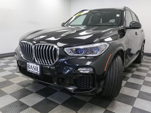 Used 2019 BMW X5 xDrive50i w/ M Sport Package AWD/4WD image 4