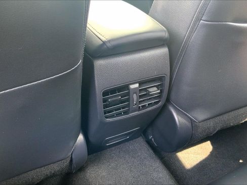 Used 2025 Toyota Corolla Cross XLE AWD/4WD image 38