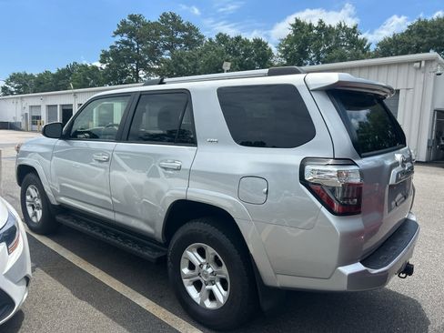 Used 2021 Toyota 4Runner SR5 AWD/4WD image 2