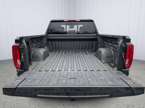 Certified 2022 GMC Sierra 1500 SLT w/ SLT Convenience Package image 12