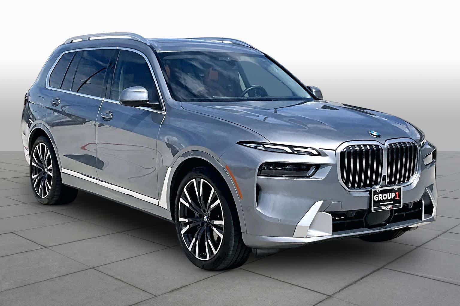 Used 2024 BMW X7 xDrive40i AWD/4WD image 3