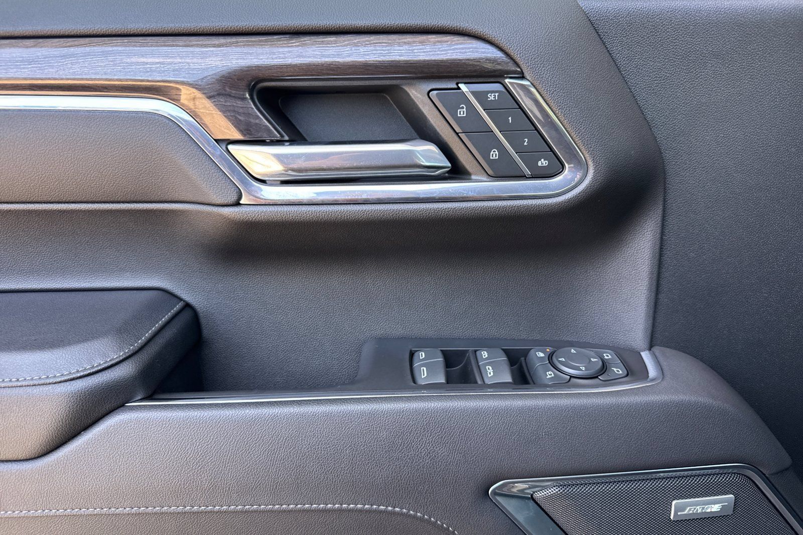 Certified 2023 Chevrolet Silverado 1500 LTZ AWD/4WD image 10