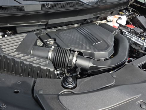 New 2026 Chevrolet Traverse RS w/ LPO, Floor Liner Package FWD image 18