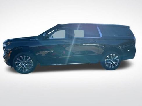 New 2026 Chevrolet Suburban High Country w/ Sun And Tow Package image 2