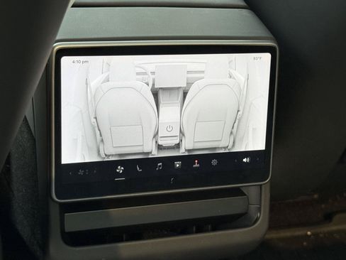 Used 2026 Tesla Model Y Long Range AWD/4WD image 14