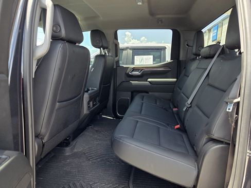Used 2024 Chevrolet Silverado 1500 LT AWD/4WD image 9