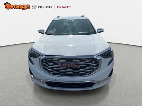 Used 2020 GMC Terrain Denali w/ Denali Premium Package FWD image 8
