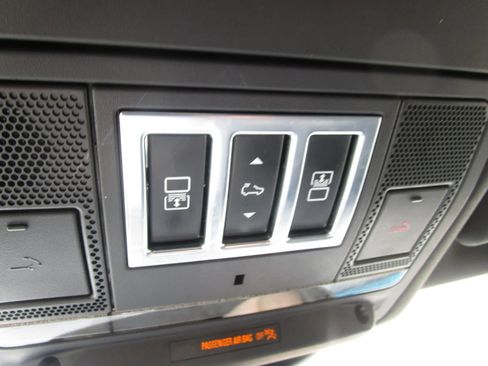 Used 2019 Land Rover Discovery HSE AWD/4WD image 28