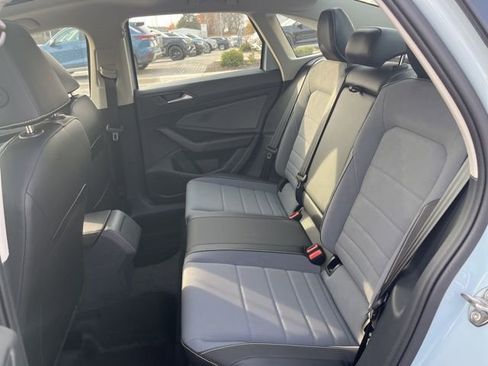 New 2026 Volkswagen Jetta SE FWD image 22