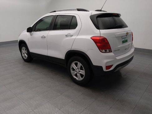 Used 2020 Chevrolet Trax LT w/ LT Convenience Package AWD/4WD image 3
