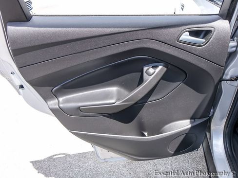 Used 2019 Ford Escape SE FWD image 19