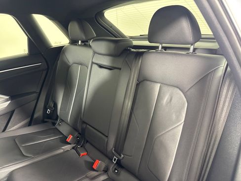 Used 2021 Audi Q3 2.0T Premium image 24