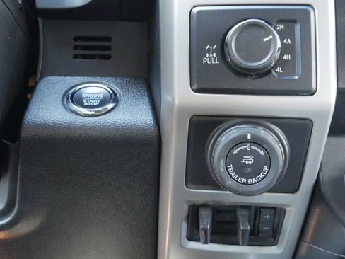 Used 2020 Ford F150 Lariat AWD/4WD image 9