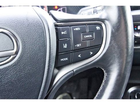 Used 2019 Lexus UX 200 w/ Accessory Package 2 image 19