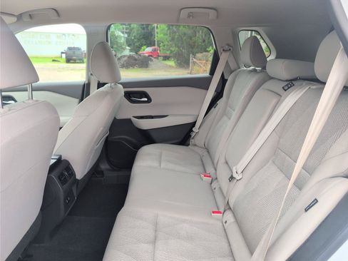 Used 2025 Nissan Rogue SV FWD image 34
