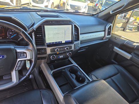 Used 2022 Ford F350 Lariat w/ Chrome Package image 21