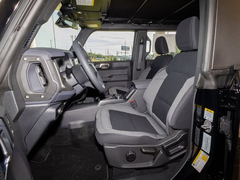 New 2025 Ford Bronco 4-Door image 10