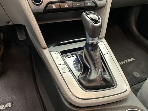 Used 2017 Hyundai Elantra SE w/ SE A/T Tech Package 03 image 23