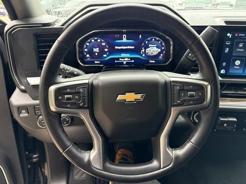 Certified 2025 Chevrolet Silverado 1500 LT AWD/4WD image 26