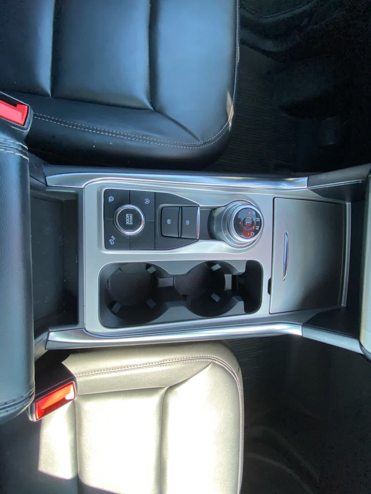 Used 2023 Ford Explorer XLT w/ Equipment Group 202A AWD/4WD image 30