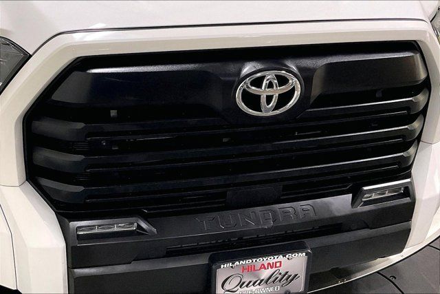 Used 2022 Toyota Tundra SR5 w/ SR5 Convenience Package AWD/4WD image 30