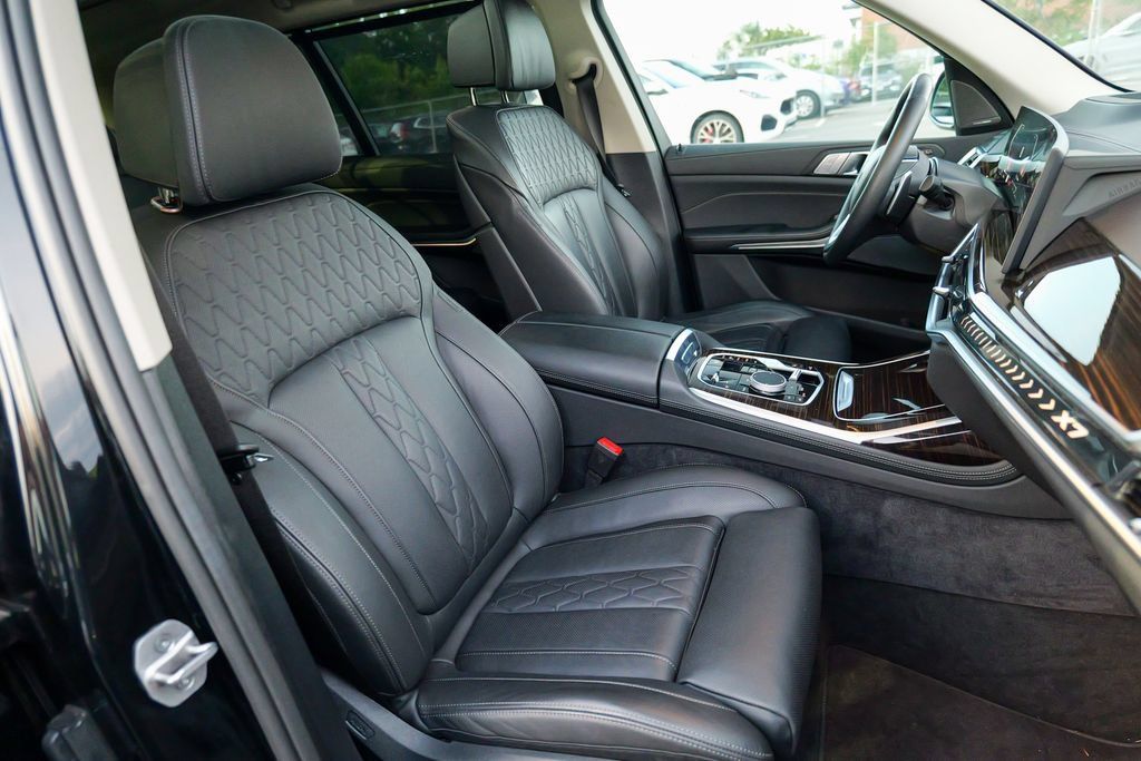 Used 2026 BMW X7 xDrive40i AWD/4WD image 37
