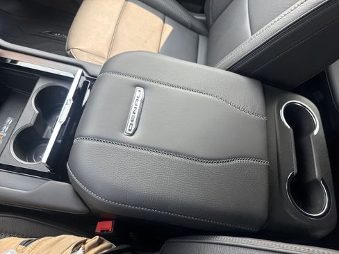 New 2026 GMC Yukon XL Denali w/ LPO, Floor Liner Package AWD/4WD image 18