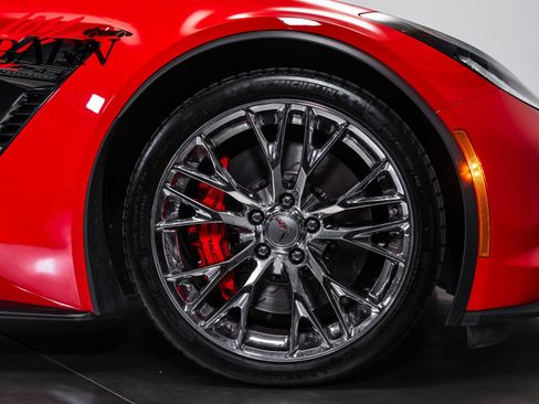 Used 2015 Chevrolet Corvette Z06 w/ 2LZ Preferred Equipment Group RWD image 22
