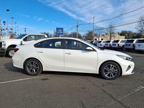Used 2023 Kia Forte LXS w/ LXS Technology Package image 8
