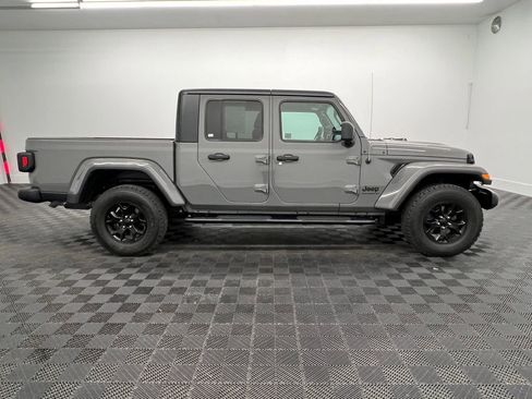 Used 2023 Jeep Gladiator Sport AWD/4WD image 7
