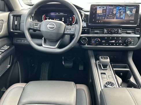 New 2026 Nissan Pathfinder Platinum AWD/4WD image 21