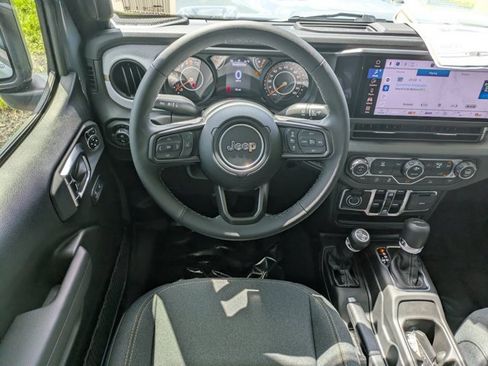 New 2025 Jeep Gladiator Sport image 14