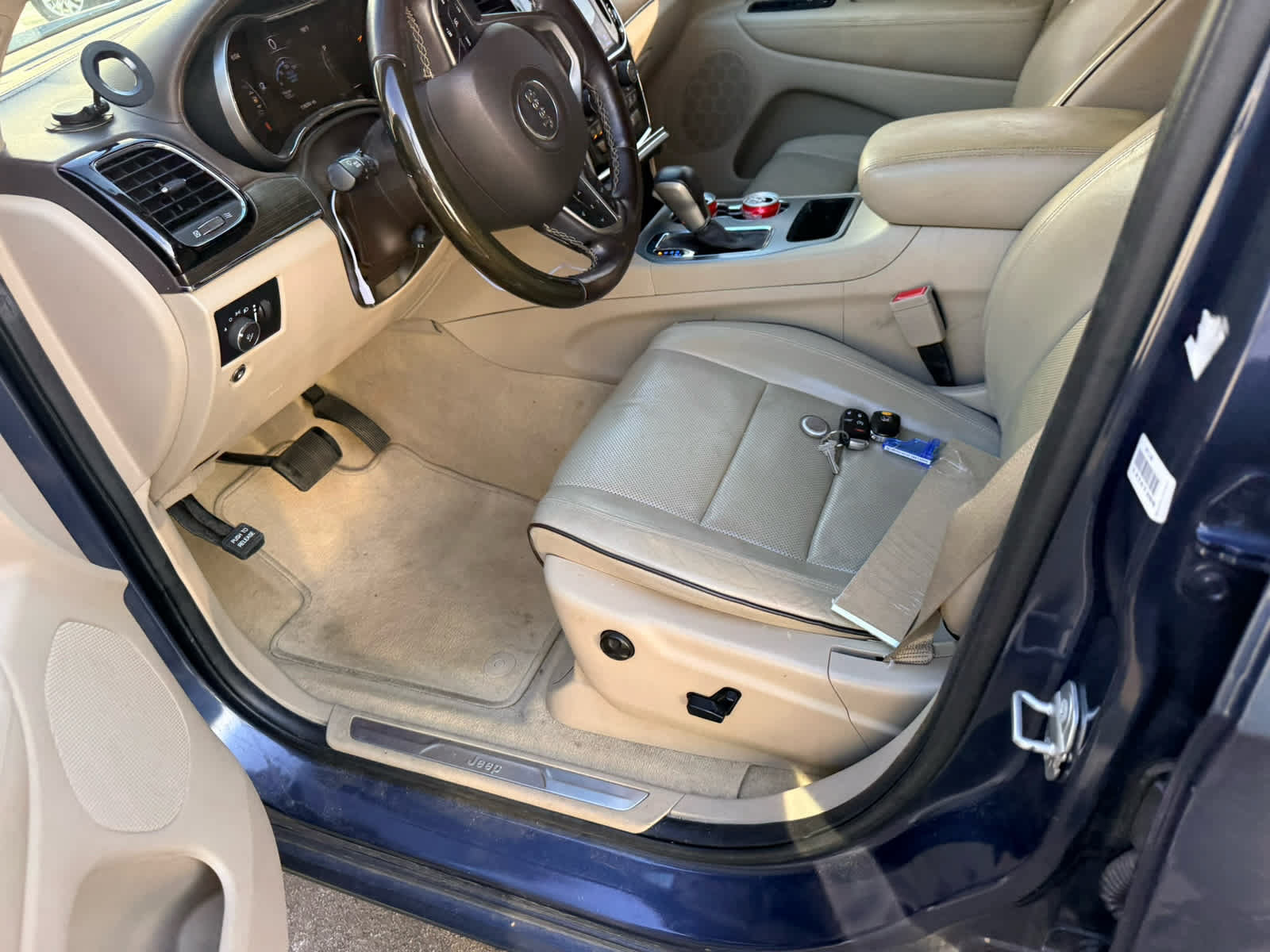 Used 2020 Jeep Grand Cherokee Overland RWD image 6