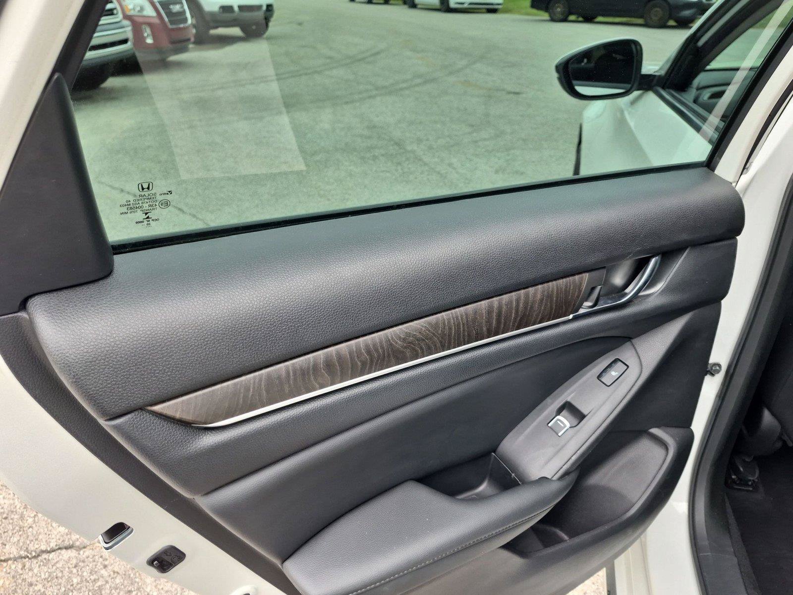 Used 2021 Honda Accord Touring image 32