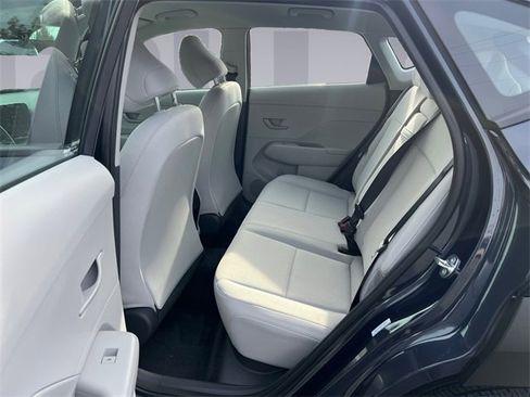 Used 2025 Hyundai Kona SE image 16