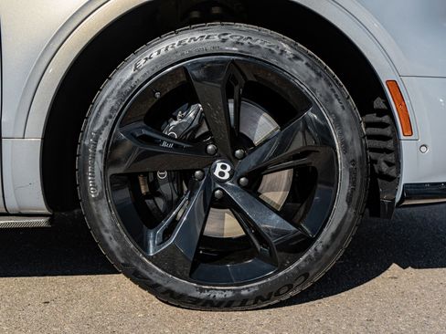 Certified 2022 Bentley Bentayga AWD/4WD image 16