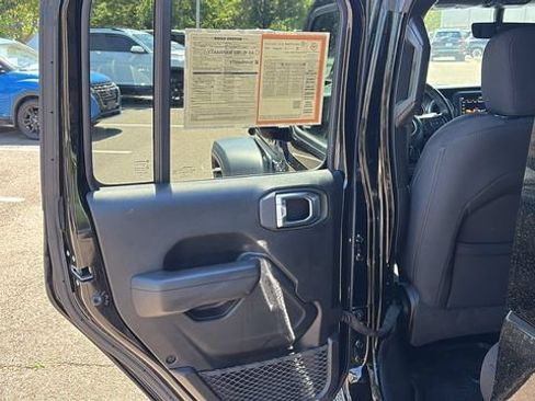 Used 2022 Jeep Wrangler Unlimited Sport w/ Sun And Sound Package AWD/4WD image 19