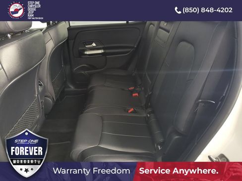 Used 2023 Mercedes-Benz GLB 250 4MATIC w/ Premium Package image 29