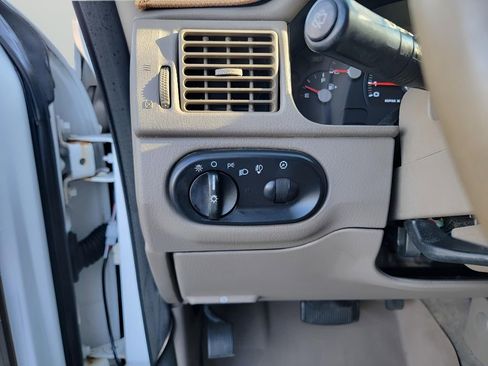 Used 2005 Ford Explorer Eddie Bauer image 18