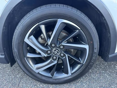 Used 2021 Toyota C-HR Limited image 10