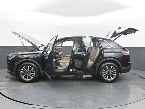 Used 2023 Lincoln Nautilus AWD w/ Premium Package image 44